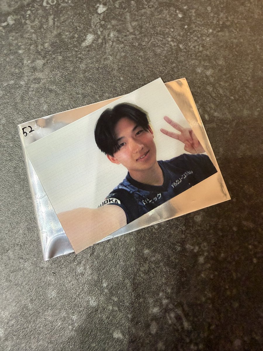 ティティ tweet media