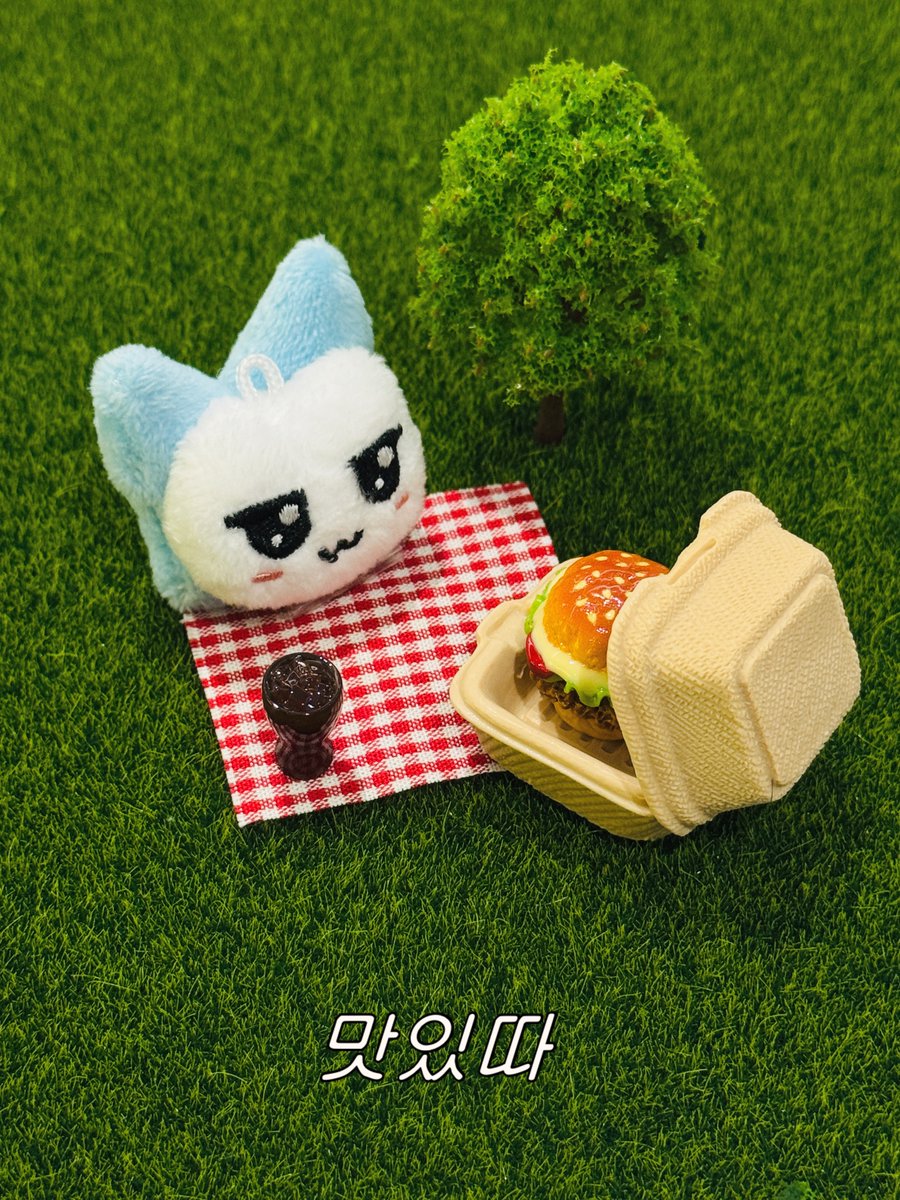 YGBABYMONSTER_'s tweet image. #MONSTIEZ ! 오늘도 🦋 잘 🐼 보냈지? 🐈‍⬛

#BABYMONSTER #3rdMINIALBUM #춤 #CHOOM #YG