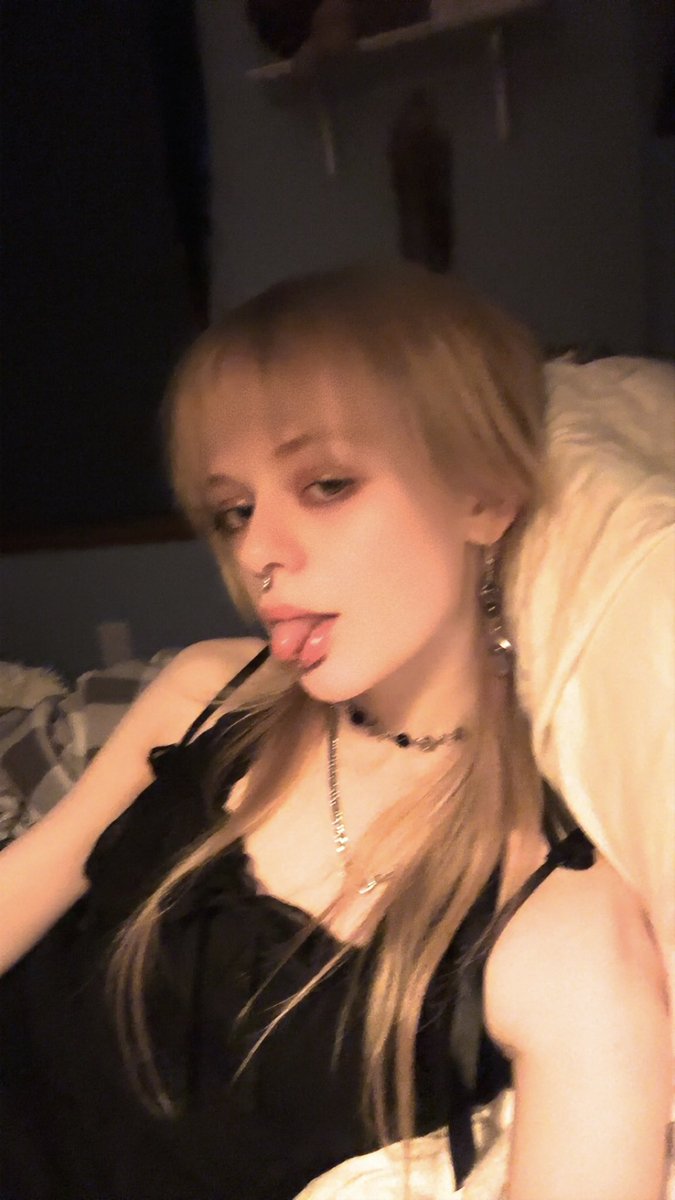 PrincessElleon tweet media