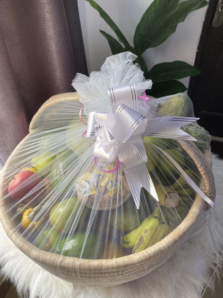 Soyi_Hadassah's tweet photo. I sell fruit basket in Abuja.

Customized to your preference/choice of fruits.

Price: Selling from 30,000 to 80,000. https://t.co/RXNVv63p1l