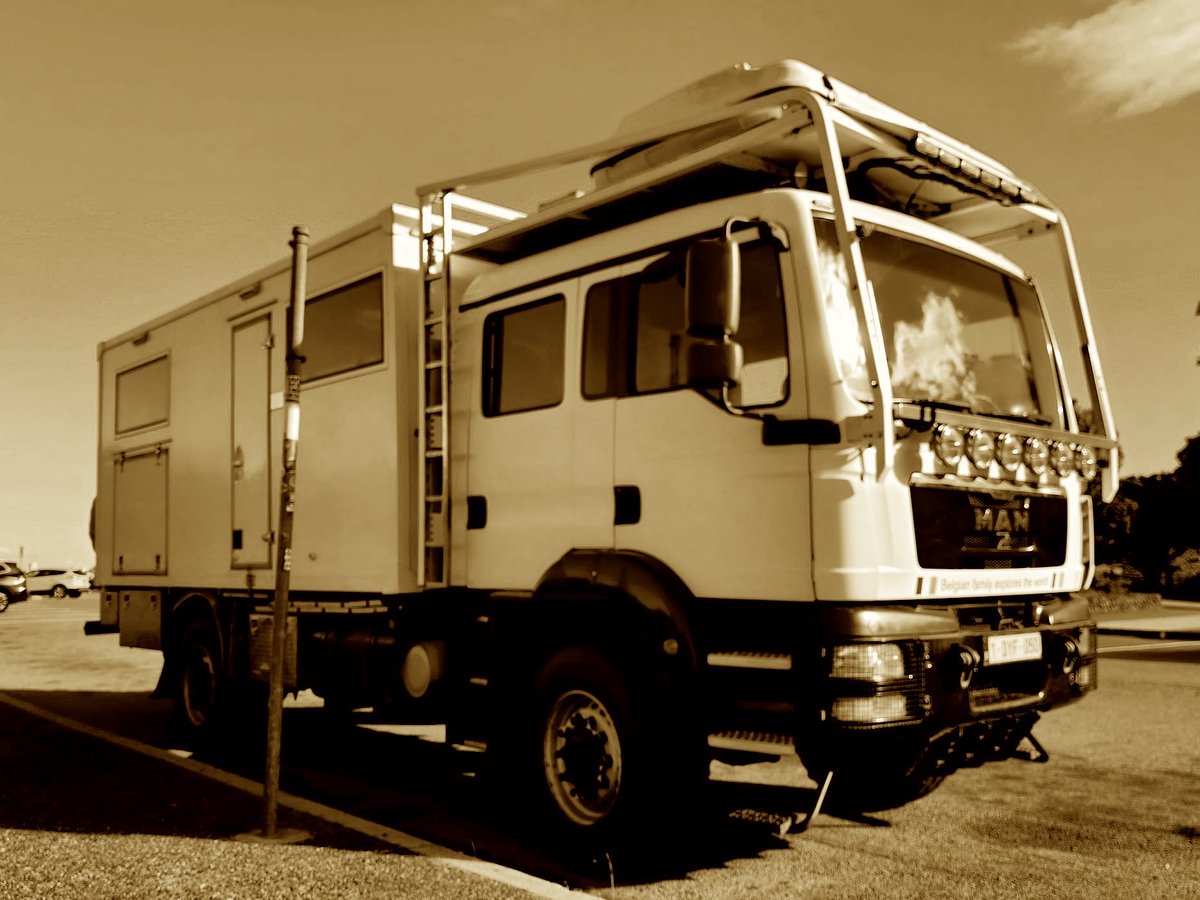 SFcarspots's tweet image. #MANMonday Spotted this cool 2006-Present MAN TGM 4x4 Expedition Truck/Overlander from Belgium #MAN #MANTGM #MANTGMOverlander #TGM4x4 #MANoverlander #MANExpeditionTruck
#MANTruckandBusSE #MANNutzfahrzeugeAG #GermanTruck
#GermanOverlander #Overlander #ExpeditionTruck #4x4Truck