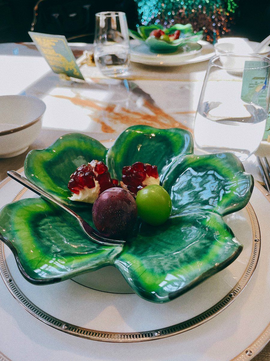 voloshka17's tweet image. Celebrate #Thanksgiving with our Cranberry Glazed Turkey Thighs! Juicy, smoky, u0026 paired with pumpkin spice stuffing + cinnamon sweet potato fries. Limited stock—grab yours before it’s gone!