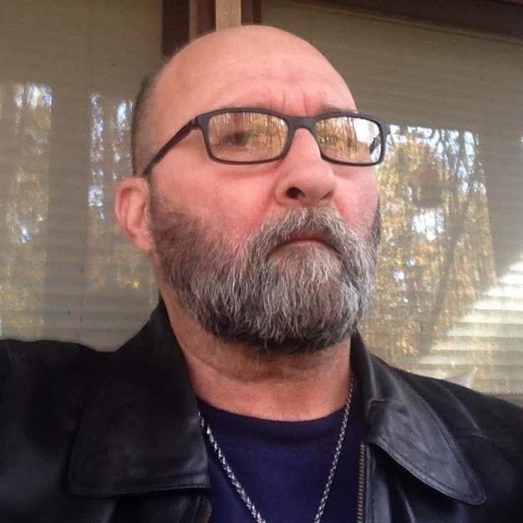 truckdrive7z's tweet image. I'm single truck driver from California 🇺🇸 I need a wife I have the iTunes gift card*¥€§∆