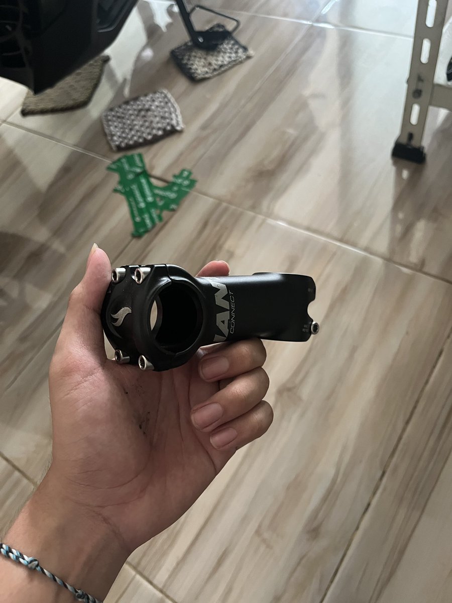 biluskyy's tweet photo. WTS
STEM GIANT CONNECT 90mm 8degre
kondisi masih cakepp 

300k nego

serius?wa 085214972938
#fnfjb https://t.co/SmoV2yMwLV