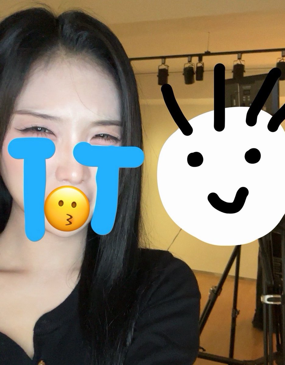 mokameino's tweet photo. OMG SO THIS IS WHAT SULLIN SENT YUBIN😭😭😭😭 https://t.co/jHu6XE17sy