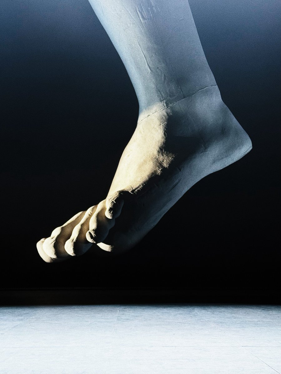 airpods216's tweet image. "Dive into a murder mystery where YOU’re the detective! ♂ Solve clues, unmask lies, and catch the culprit in our thrilling whodunit. Who will crack the case first Book your spot now! #MurderMystery #DetectiveGame #BookNow"