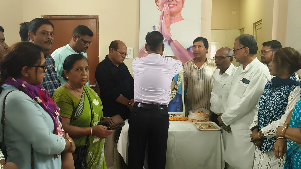 DebuTuduTMC's tweet photo. I pay my floral tribute to the architect of the Indian Constitution Dr BR Ambedkar on his 135th birth anniversary. https://t.co/15Nd805F0u