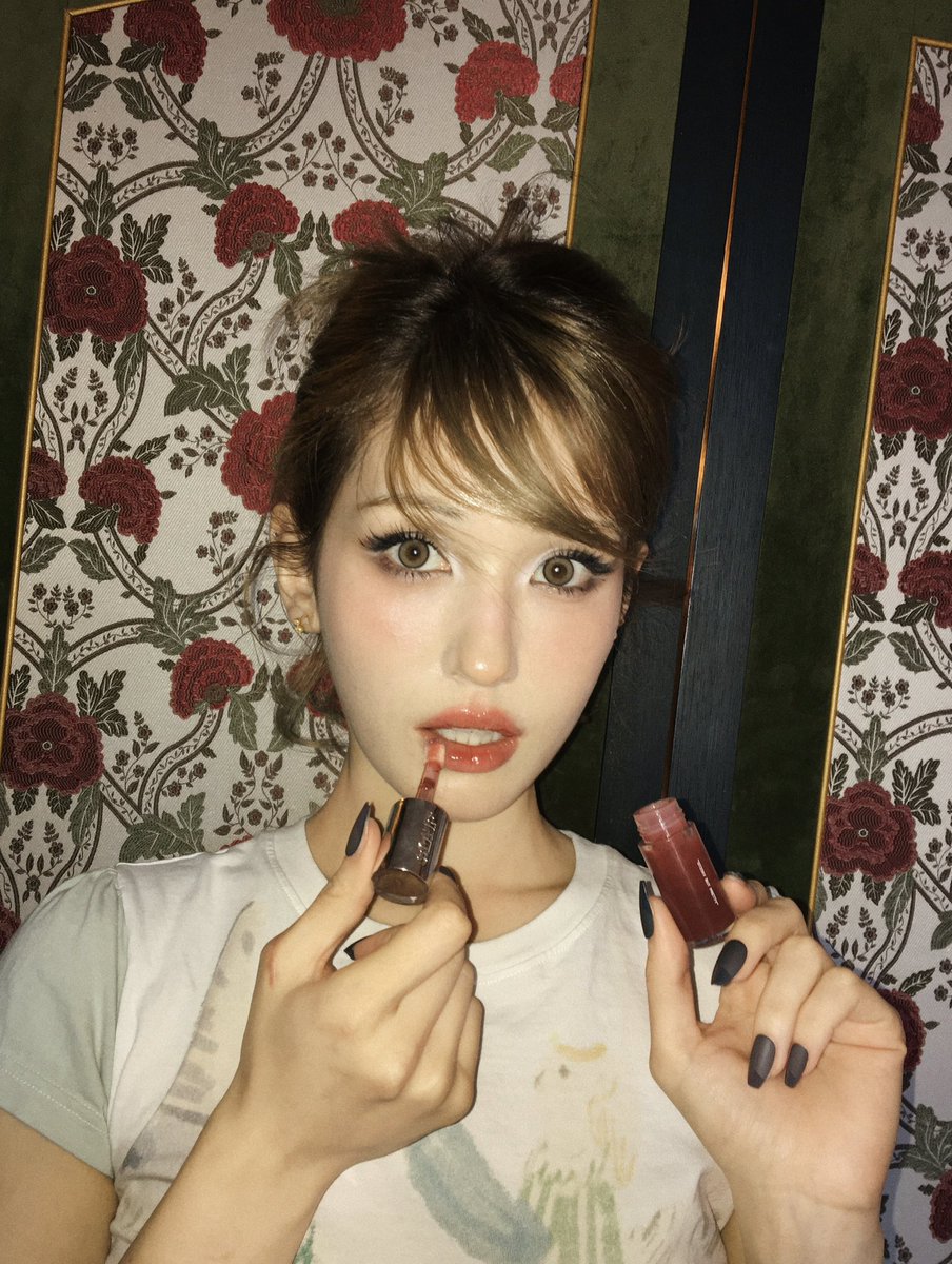 glyfing's tweet image. 에라이 기분이다
얼빠 글맆지기픽 솜사장님 사진 몇 장 풉니다..

솜사장 미담 : 이얼굴로태어나주심