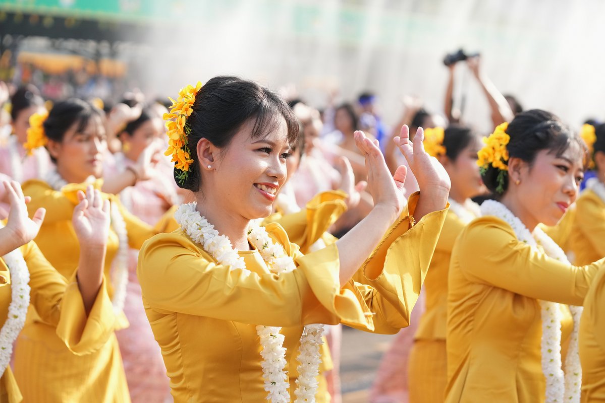 CCTVAsiaPacific's tweet image. From April 13 to 16, #Myanmar celebrates the #Thingyan Water Festival. As a traditional #NewYear festival in Myanmar, local people exchange blessings by splashing water on one another.
By Liang Yue｜Pics via CFP