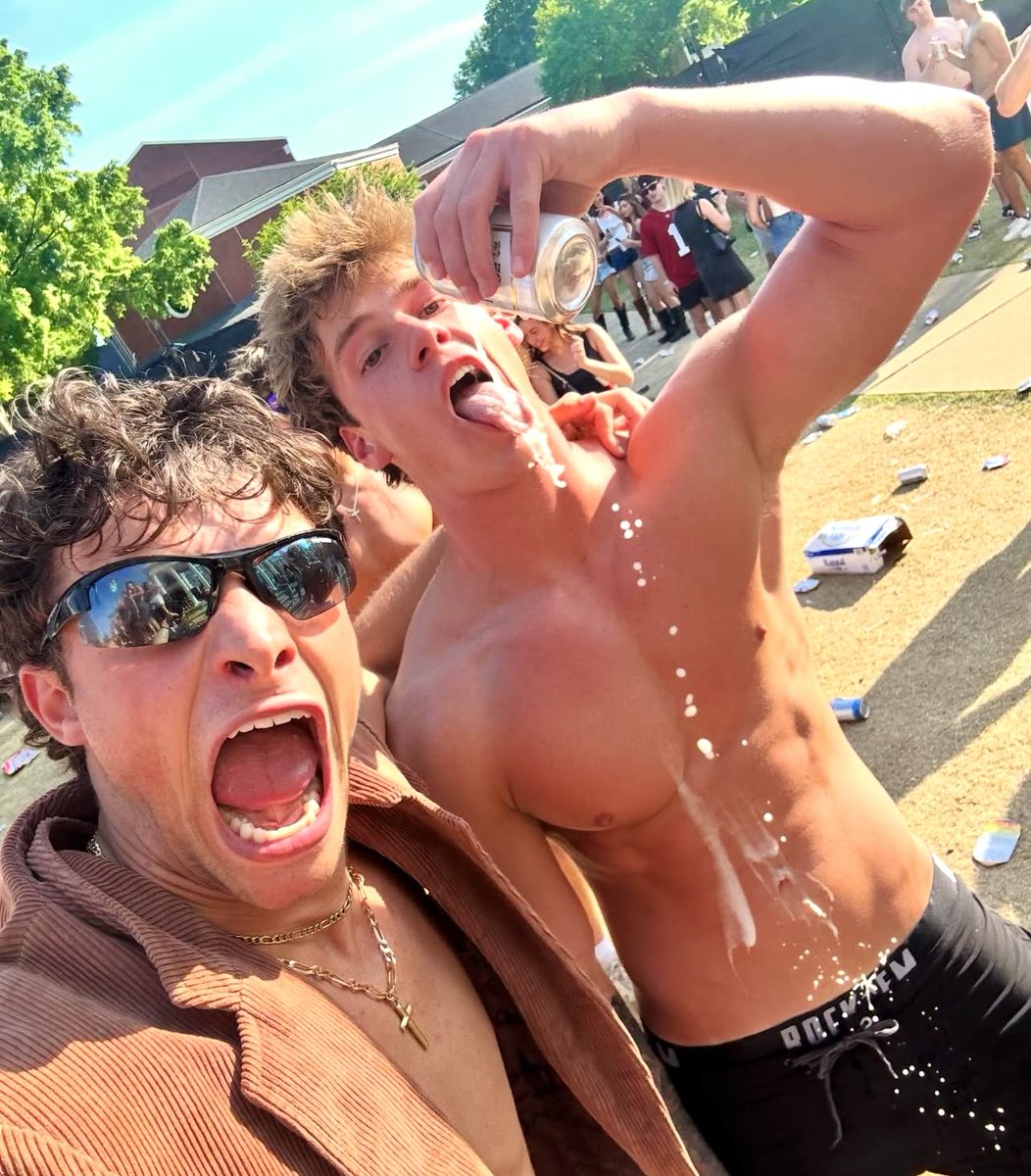 AlmostFriday420's tweet image. #almostfriday