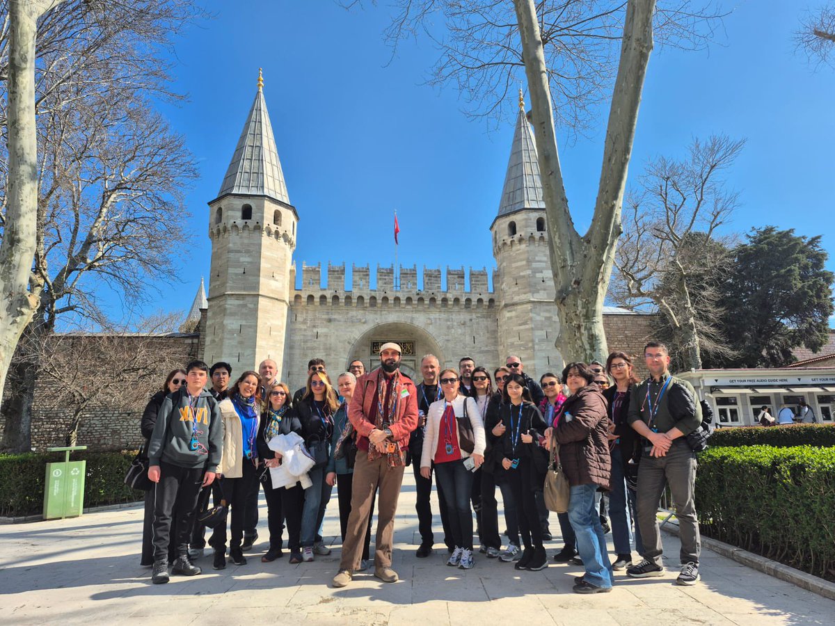 Hüseyin Avni Sözen Anadolu Lisesi tweet media
