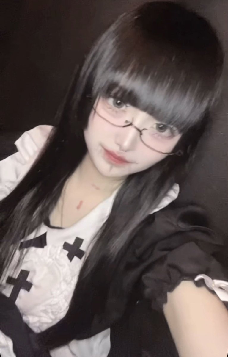 毒 tweet media
