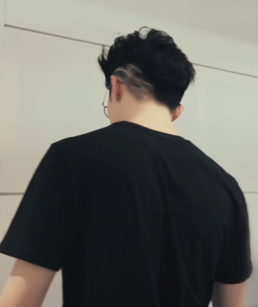 น้องๆ รุ้จักตำนานนี้ปะ

พี่เร็มผมยาวมัดจุก                   มาร์คลีอันเดอร์คัท