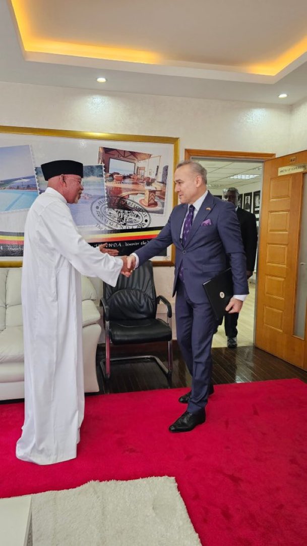 Türkiye–Uganda ilişkilerinde yeni temas

Uganda Dışişleri Bakanı Odongo Jeje Abubakhar, Türkiye’nin Kampala Büyükelçisi Mehmet Fatih Ak’ı davet etti.

Taraflar, Antalya Diplomasi Forumu öncesinde iş birliğini derinleştirme konusunda mutabık kaldı.