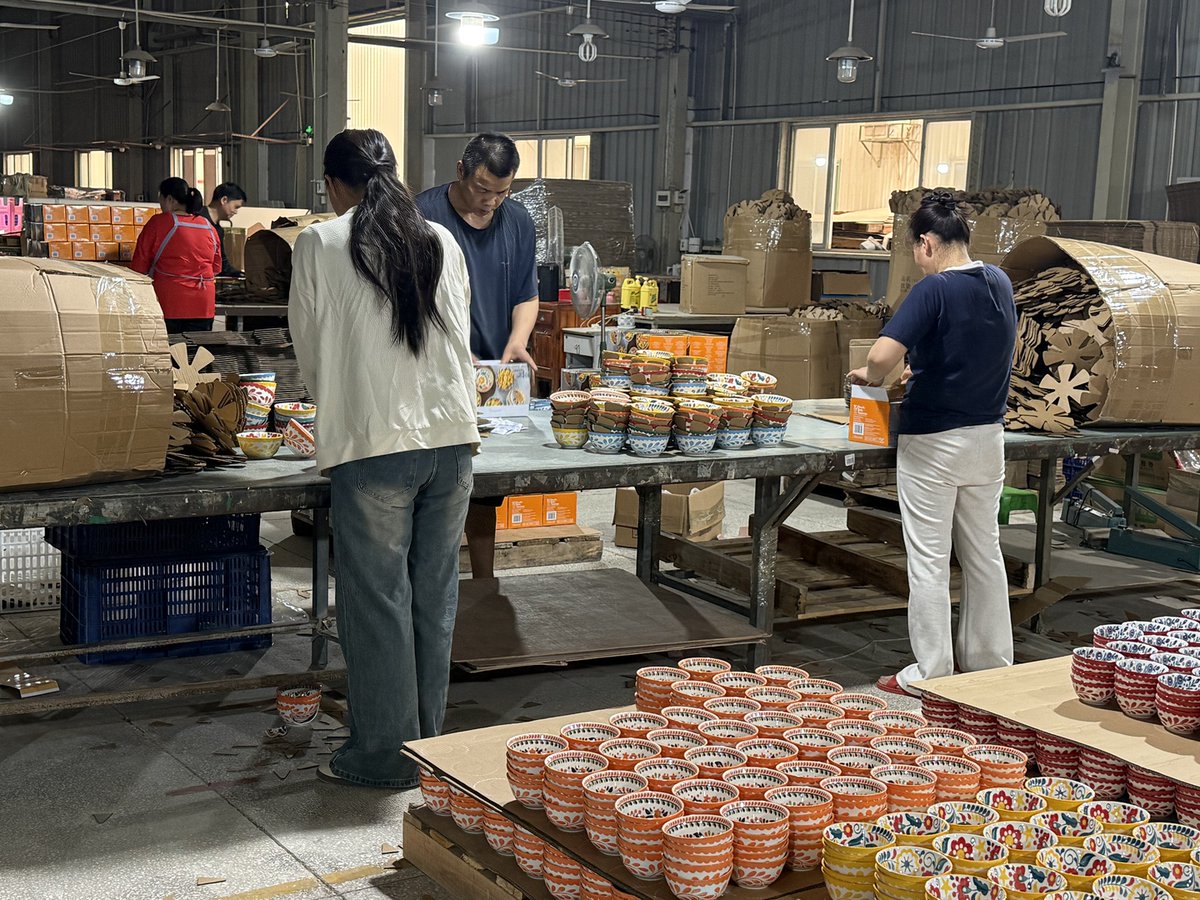 Jiahe6572's tweet photo. Ceramic packaging process📦Hand-packed with care, full protection & strict inspection, your beautiful tableware arrives in perfect condition, quality you can trust!
#CeramicPackaging #FactoryTour #CeramicWare #HandmadeCeramic #PackagingProcess #QualityControl #fyp https://t.co/W1ifHlWq0y