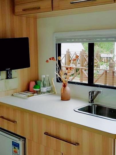 ridacheriet tweet media