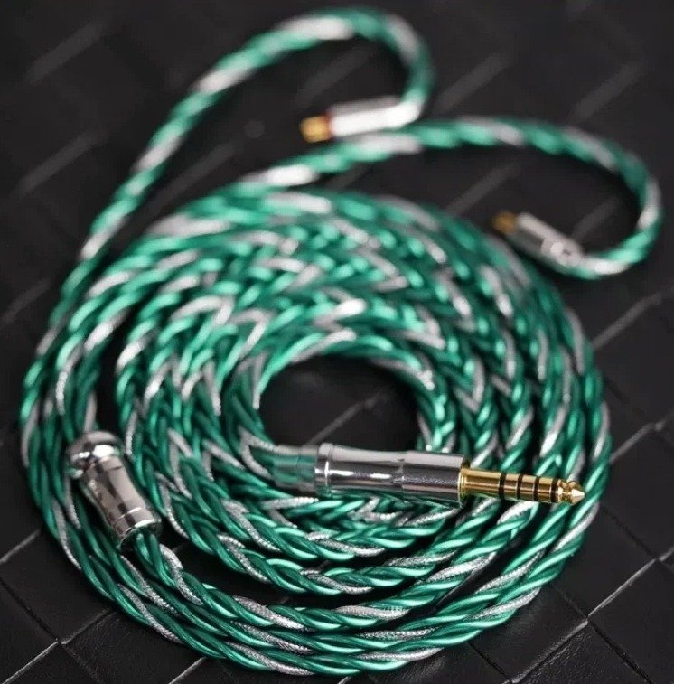 イヤホンジャックと豆🐒@ポタオデ tweet media