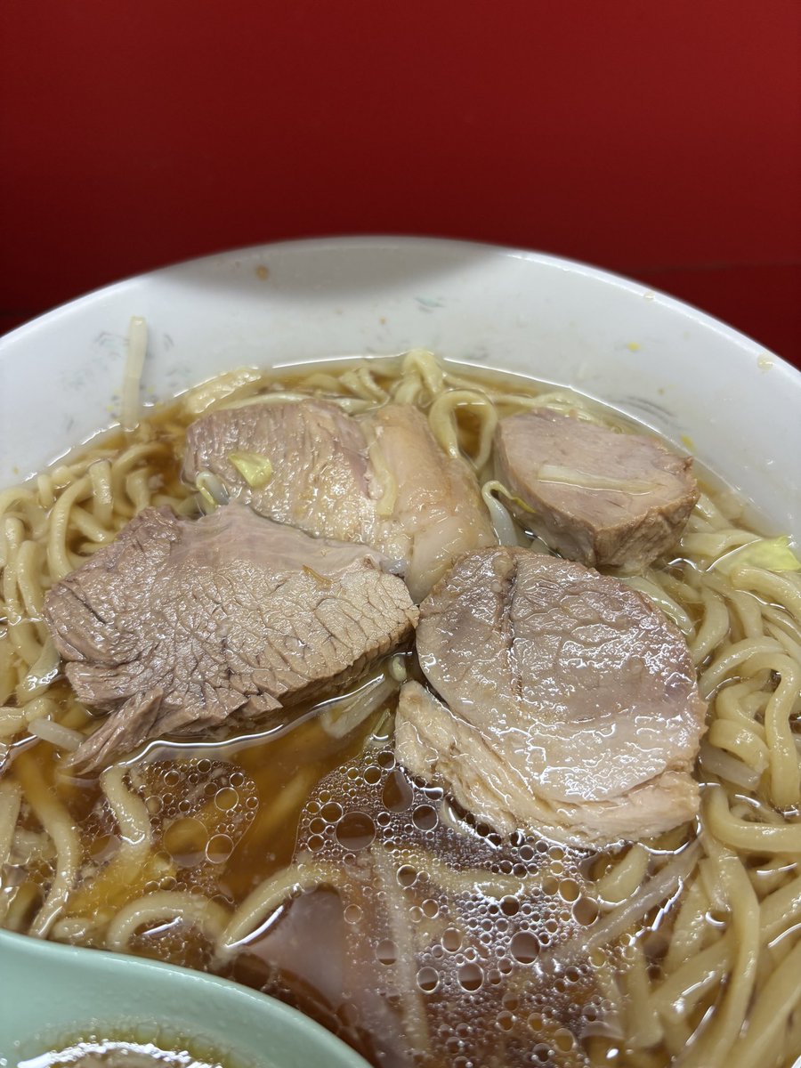 じろり tweet media