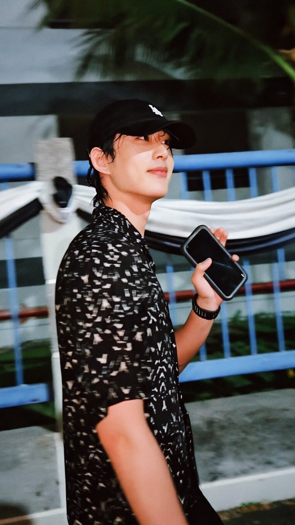 高贵路人🍓 tweet media