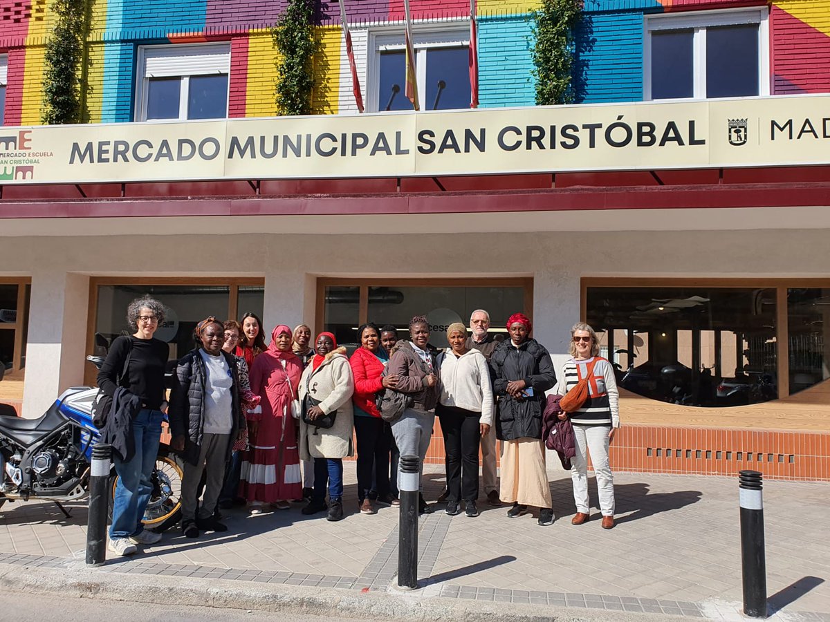 KaribuAsoc's tweet image. Visita al Mercado Escuela San Cristobal gestionado por @CesalOng y que tiene interesantes cursos de formación.
¡Gracias por recibirnos! 💛🙏🏾

#AsociaciónKaribu #ong