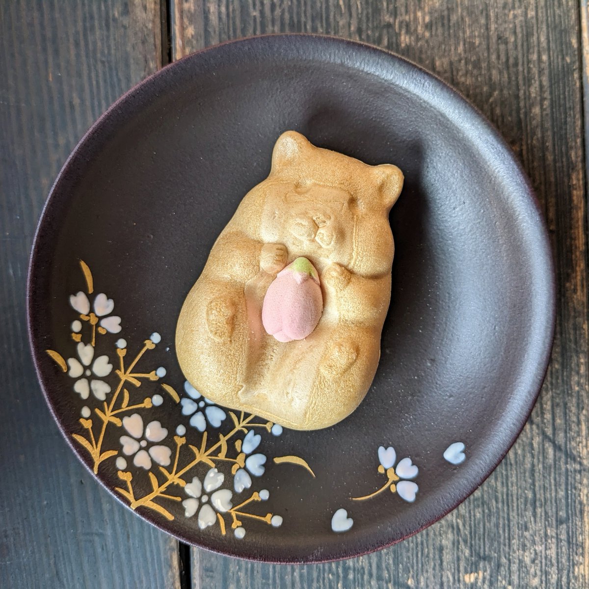 camelliakyoto's tweet image. 🌸MOREISH MONAKA🐹

Celebrating the end of sakura season with one of the most adorable snacks✨🙌
The spring version of 'Hamster Monaka' (ハムスターモナカ) are filled with lashings of traditional and sakura-flavoured bean paste.

#Kyoto #京都 #ハムスターモナカ #hamster