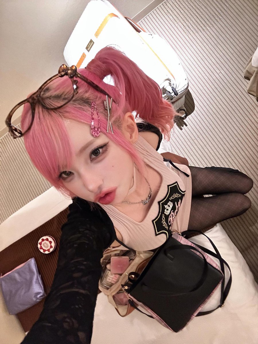 byeolcore's tweet photo. Magenta (QWER) https://t.co/ddgDIkSGiO