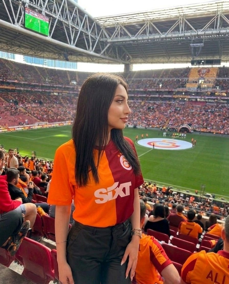 Ne kadar Galatasaraylı varsa hepsine Günaydın