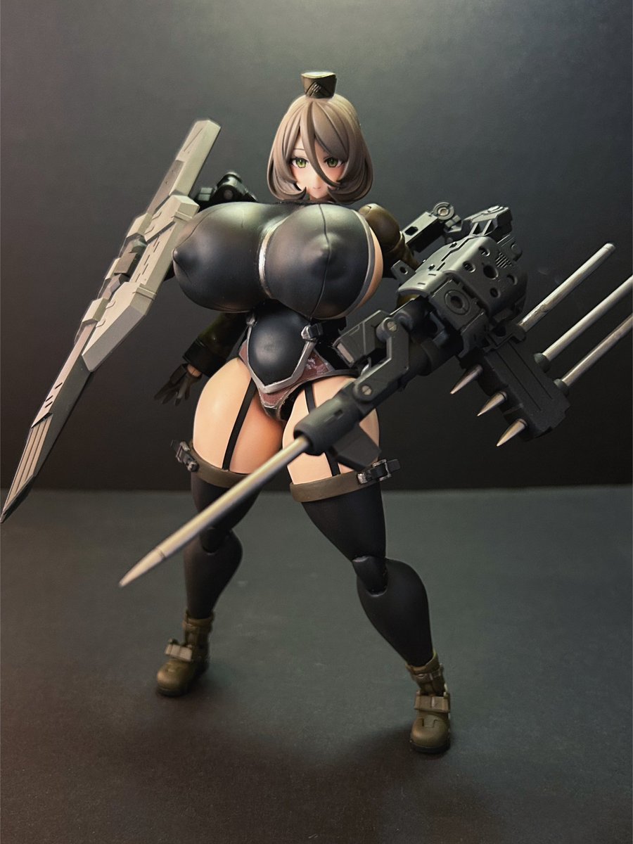 見なよ露出少ないのに検索引っかからない金剛お姉ちゃんとタンクお姉ちゃんを😭