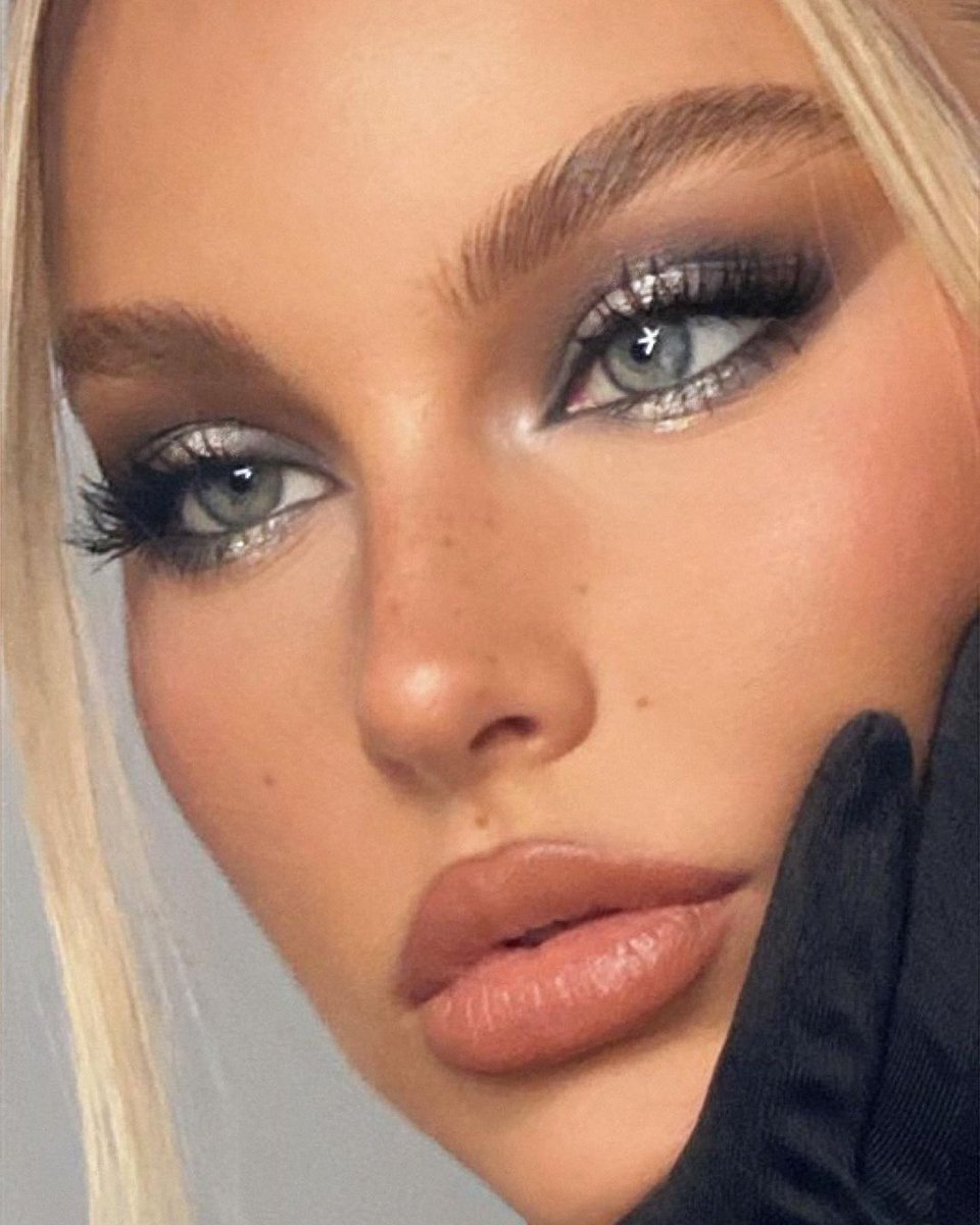 𝐑𝐎𝐒𝐄 𝐌𝐀𝐑𝐈𝐄 𝐁𝐄𝐑𝐄𝐋𝐋 🥐🇫🇷 tweet media