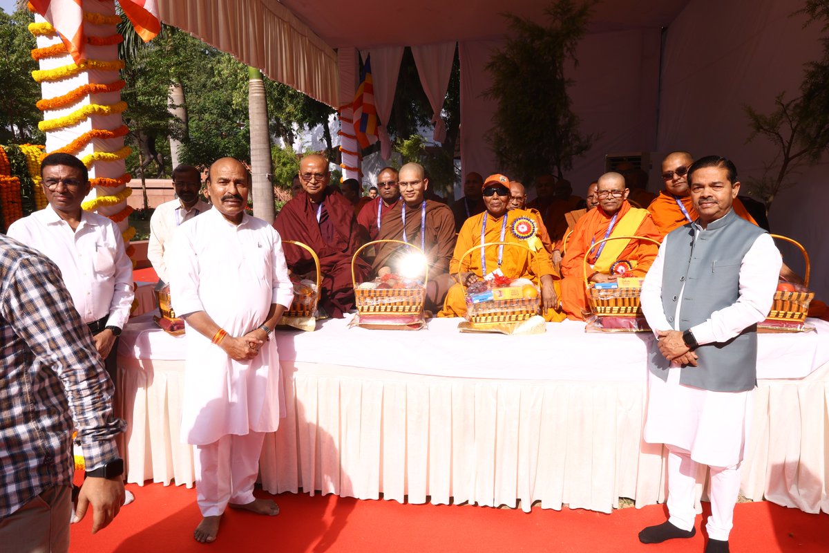 Daf_mosje's tweet photo. Also present: HMSJE &amp; Chairman, DAF, Dr. Virendra Kumar,  Hon'ble MoS  Shri Ramdas Athawale &amp; Shri B. L. Verma with other dignitaries, Nation remembers the Chief Architect of the Constitution &amp; a champion of equality, justice &amp; fraternity. https://t.co/2eYfVC05Cj