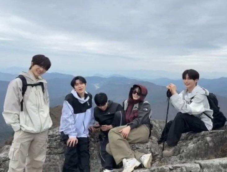 poorly drawn zb2ble tweet media