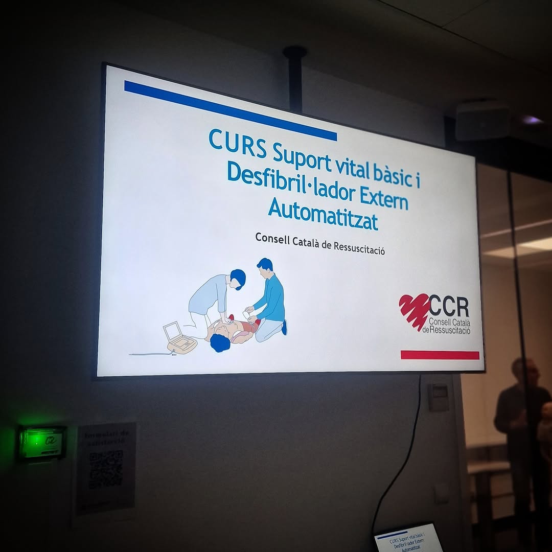cistecat's tweet photo. 🫀🚑 Realitzem la formació “Suport Vital Bàsic + DEA (SVB + DEA)”

Des del CISTE impulsem aquesta formació essencial orientada a capacitar professionals i ciutadania en la resposta immediata davant una aturada cardiorespiratòria.

#CISTE #URV https://t.co/UxtIjpt80h