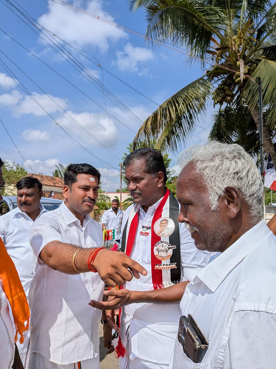 selva_sergent's tweet photo. இன்றைய தினம் (14-04-2026) சாக்கோட்டை கிழக்கு ஒன்றியத்திற்குட்பட்ட கல்லுப்பட்டி பஞ்சாயத்து காயாவயல் பகுதியில் தேசிய ஜனநாயக கூட்டணி கட்சி சார்பாக காரைக்குடி சட்டமன்ற தொகுதி வெற்றி வேட்பாளர் திரு தேர்போகி பாண்டி அவர்களுக்கு குக்கர் சின்னத்திற்கு வாக்கு சேகரித்தபோது.@AmitShah @annamalai_k @BJP4India @BJP4TamilNadu @NainarBJP @narendramodi @NitinNabin @Shanmug68353210 @smkumarlakshmi @blsanthosh @VinojBJP