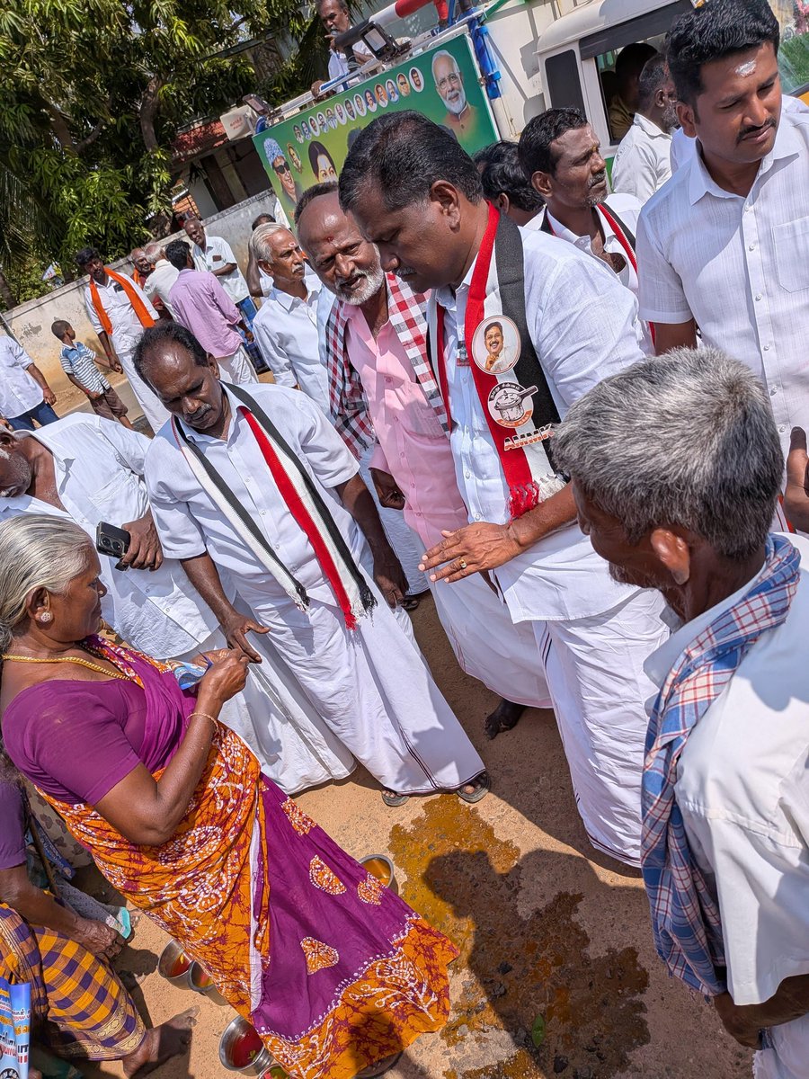 selva_sergent's tweet photo. இன்றைய தினம் (14-04-2026) சாக்கோட்டை கிழக்கு ஒன்றியத்திற்குட்பட்ட கல்லுப்பட்டி பஞ்சாயத்து காயாவயல் பகுதியில் தேசிய ஜனநாயக கூட்டணி கட்சி சார்பாக காரைக்குடி சட்டமன்ற தொகுதி வெற்றி வேட்பாளர் திரு தேர்போகி பாண்டி அவர்களுக்கு குக்கர் சின்னத்திற்கு வாக்கு சேகரித்தபோது.@AmitShah @annamalai_k @BJP4India @BJP4TamilNadu @NainarBJP @narendramodi @NitinNabin @Shanmug68353210 @smkumarlakshmi @blsanthosh @VinojBJP