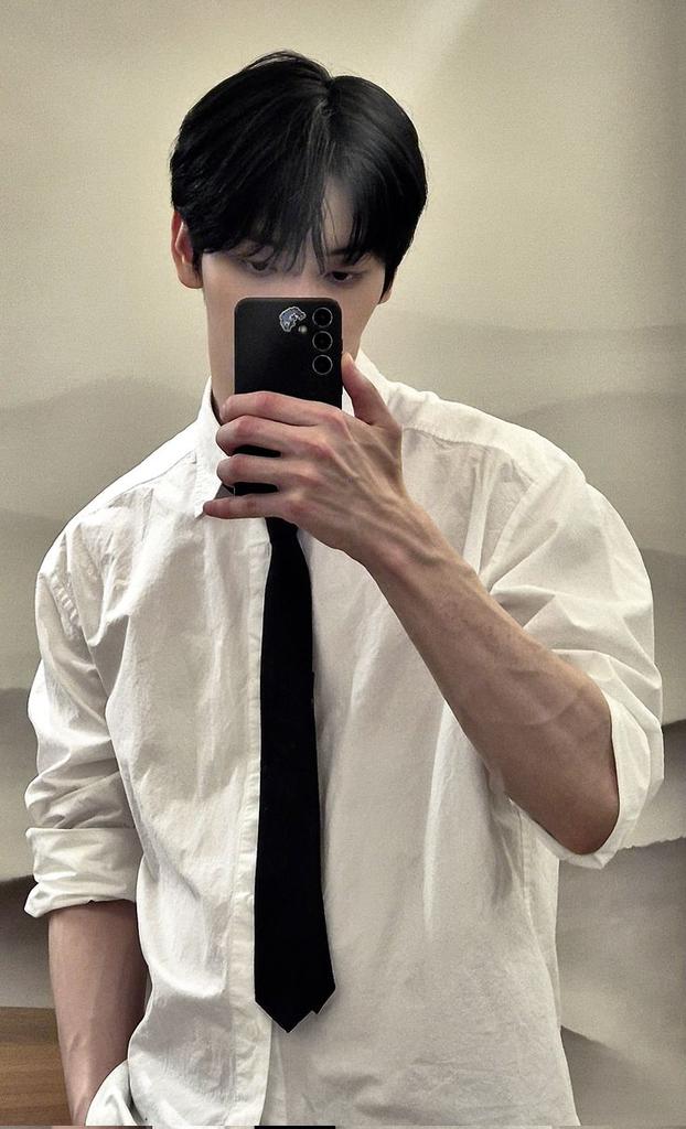 MKlaksa17107's tweet photo. yeonjun                        soobin 
noona                           daddy     

#soojun https://t.co/A5QKHeCoyq
