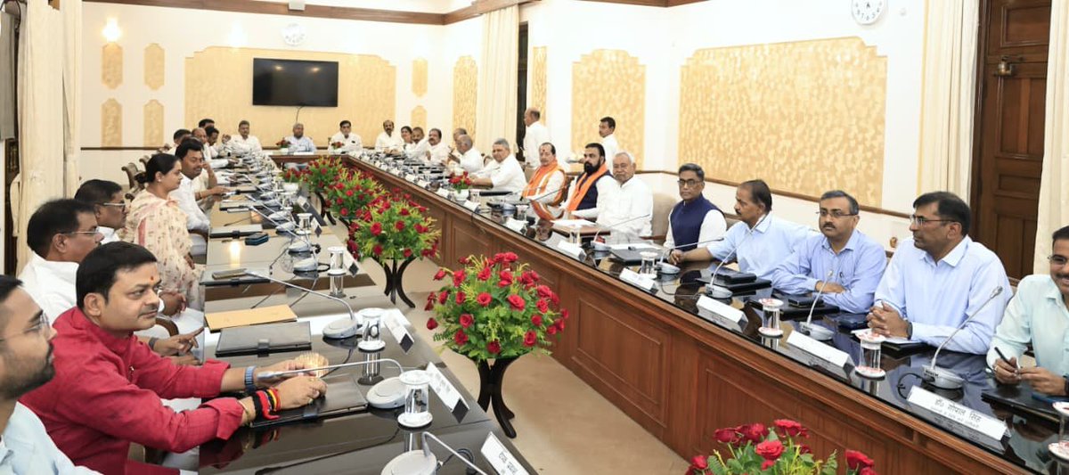 timesofindia's tweet image. #Bihar | Chief Minister Nitish Kumar chaired the State #Cabinet meeting today and is likely to step down from the post after being sworn in as a Rajya Sabha Member of Parliament on #April 10, 2026.

#NitishKumar #Bihar #Patna #BiharPolitics #CabinetMeeting #RajyaSabha