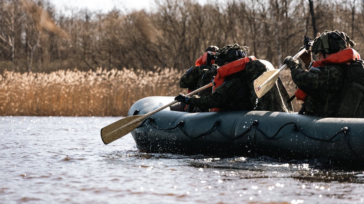 Kaitsevagi's tweet image. The Estonian Military Academy held its annual reconnaissance competition.
The best team, for a second year in a row, was the team from the  🇫🇮 Finnish Defence Forces Academy.

📷 Rasmus Allik

@Puolustusvoimat #EDF #Estonia #NATO #WeAreNATO #StrongerTogether