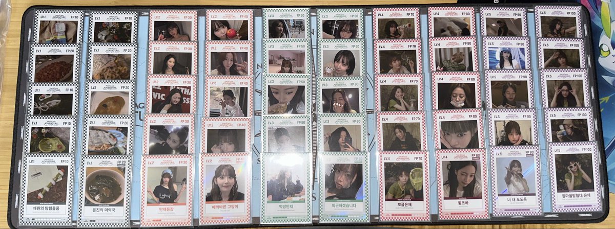 vioryllis's tweet photo. my FEARNOT membership arrived today! the Fim Village Adventure cards and the mat look sooooo good 🥰 🥳
@le_sserafim @IM_LESSERAFIM 
#LE_SSERAFIM #르세라핌 #TimeToCelebrate https://t.co/XPgKNioZtW