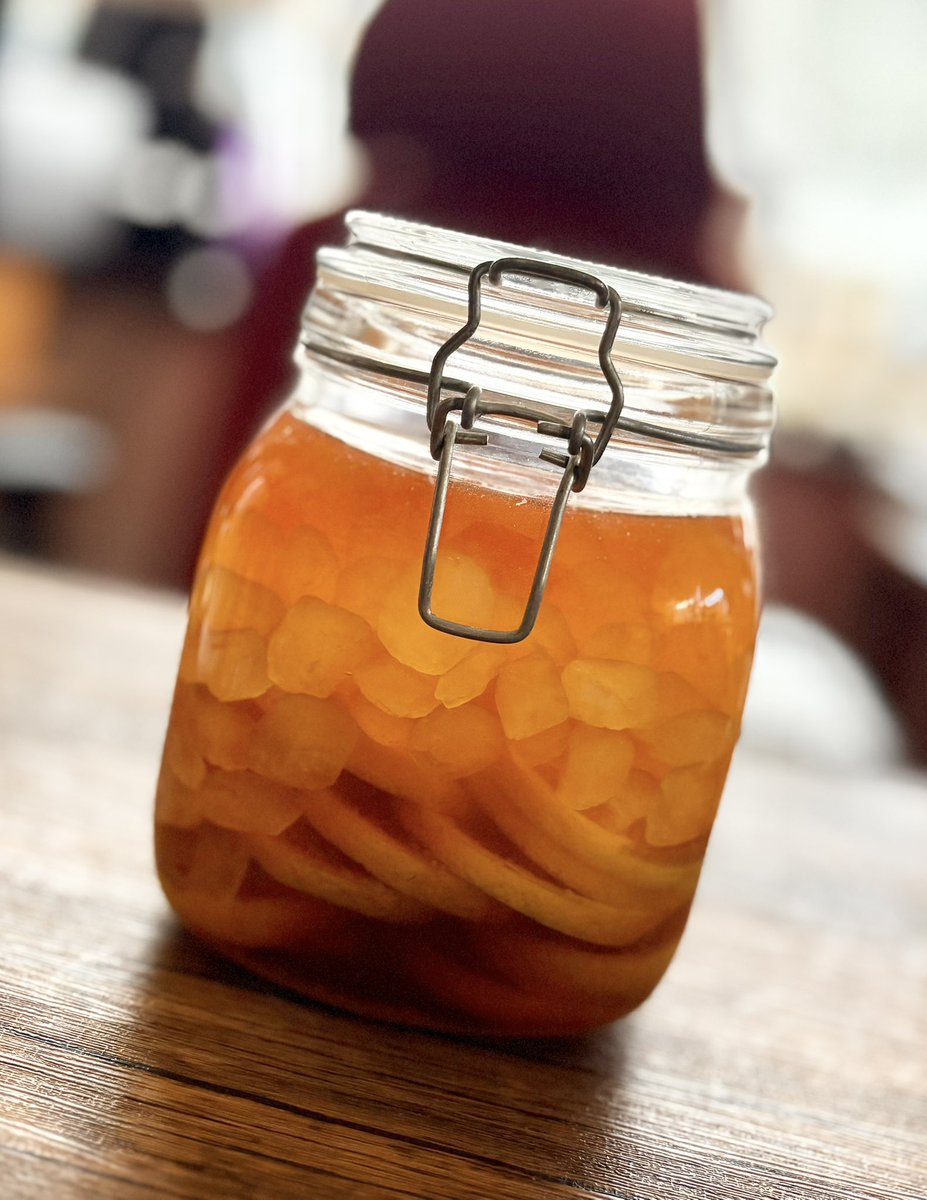 リンゴ酢とレモンでフルーツビネガー作ります、楽しみ🍋