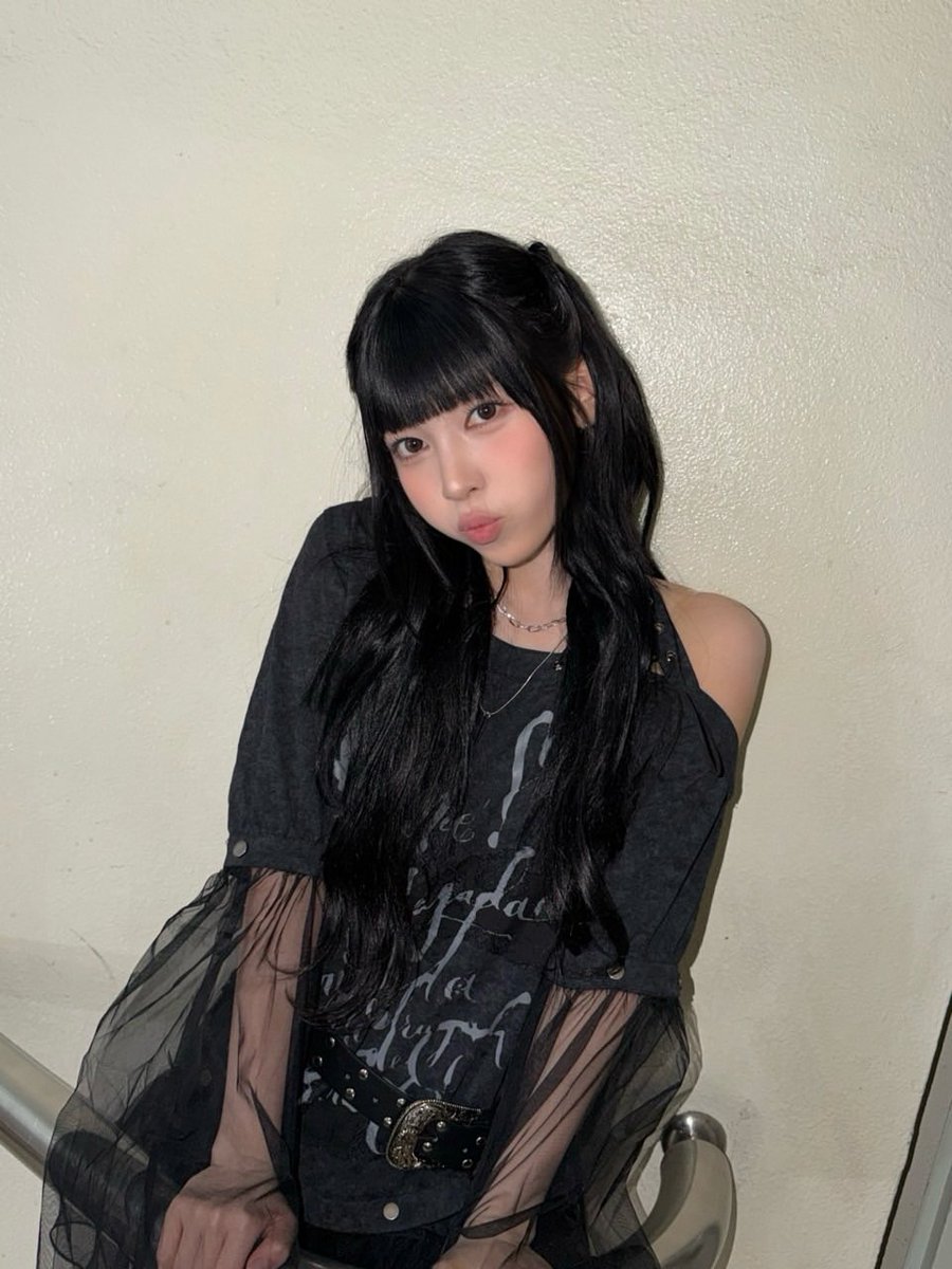 RESCENEGLOBAL's tweet image. IG | 260414

#MAY Music Bank 🖤😎🤟

#RESCENE #리센느 @RESCENEofficial