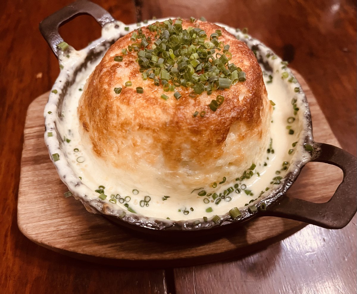 MichelinGuideUK's tweet image. Soufflés a speciality at The Dog and Gun Inn

#MICHELINStar #LakeDistrict

More details here: guide.michelin.com/gb/en/cumbria/…