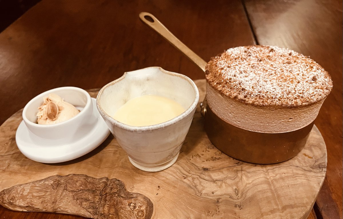 MichelinGuideUK's tweet image. Soufflés a speciality at The Dog and Gun Inn

#MICHELINStar #LakeDistrict

More details here: guide.michelin.com/gb/en/cumbria/…