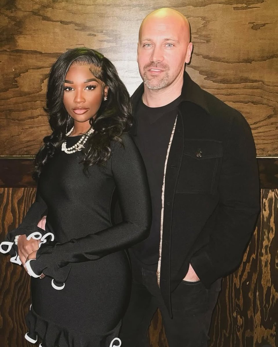 Crown Media tweet media