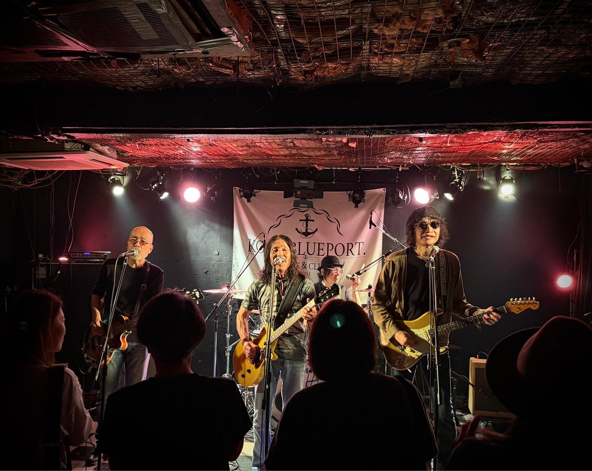 TheDizzyTones's tweet photo. 三宮ブルーポートにご来場の皆さま、共演のBlue+、Power Boy、Go To Groundの皆さん、オーガナイザーの冨田さん、ブルーポートの皆さんありがとうございました。
次回The Dizzy Tonesは5/31（日）神戸チキンジョージです！詳細後日！ https://t.co/MK9PnbOzDP