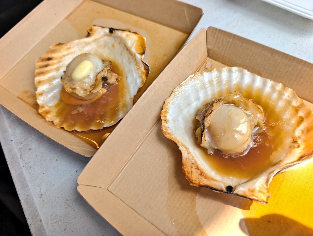 dollysmile's tweet photo. 築地で色々食べてきた😁 https://t.co/XtdPRMati0