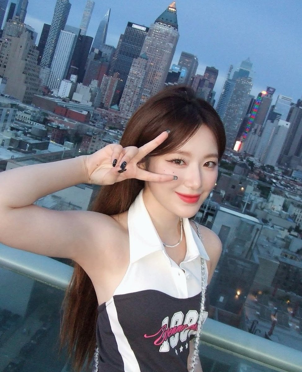𝑠tr𝕒w𝐛ǝrry 🍓 ˎˊ˗ 𝑠t𝕒t𝐢ōn tweet media