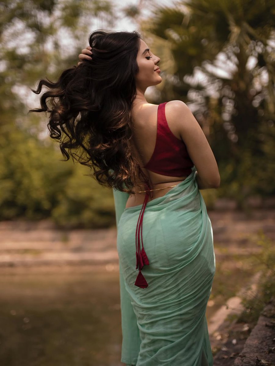 Yours Framefully tweet media