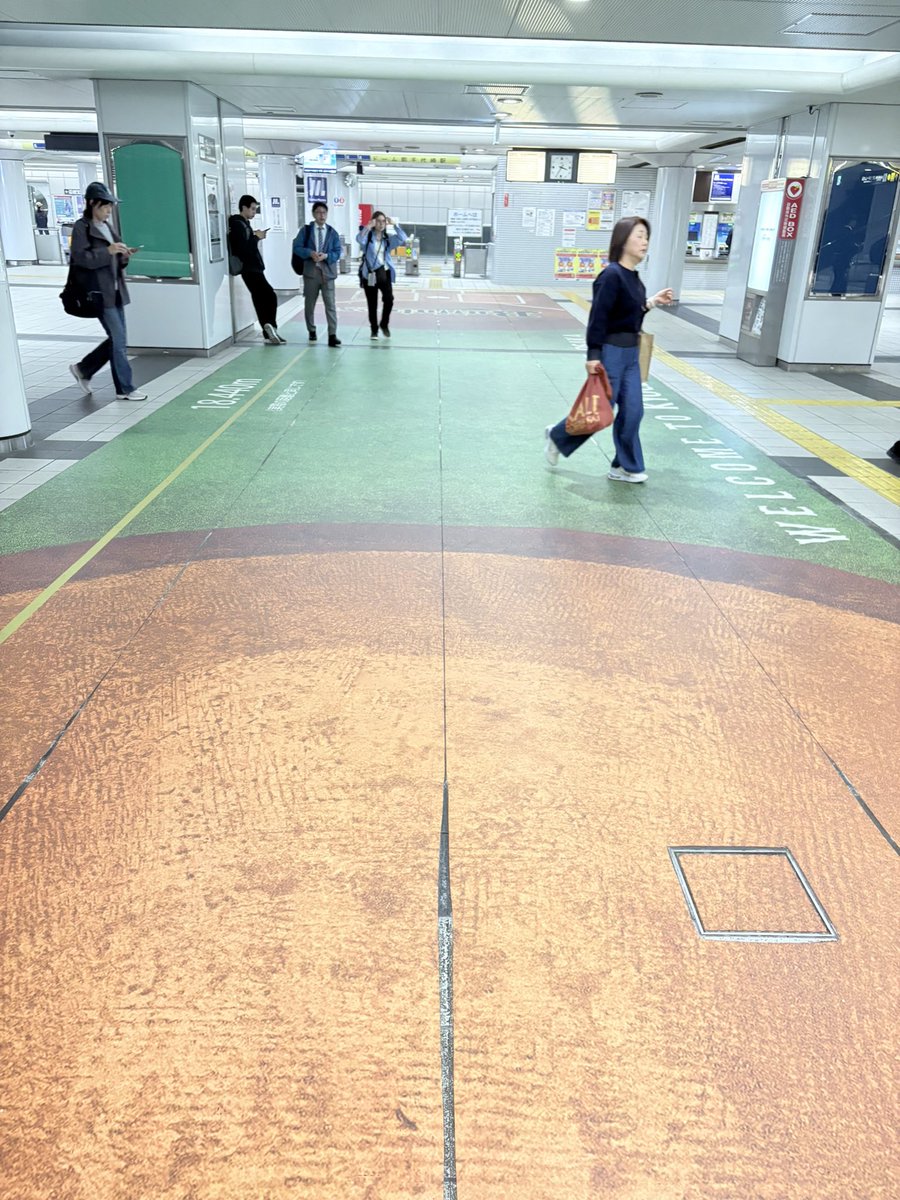 calm_ryuji's tweet photo. ドーム前千代崎の改札。マウンドからホームまで18.44m、意外と遠い。 https://t.co/ZiZFe7lxwc