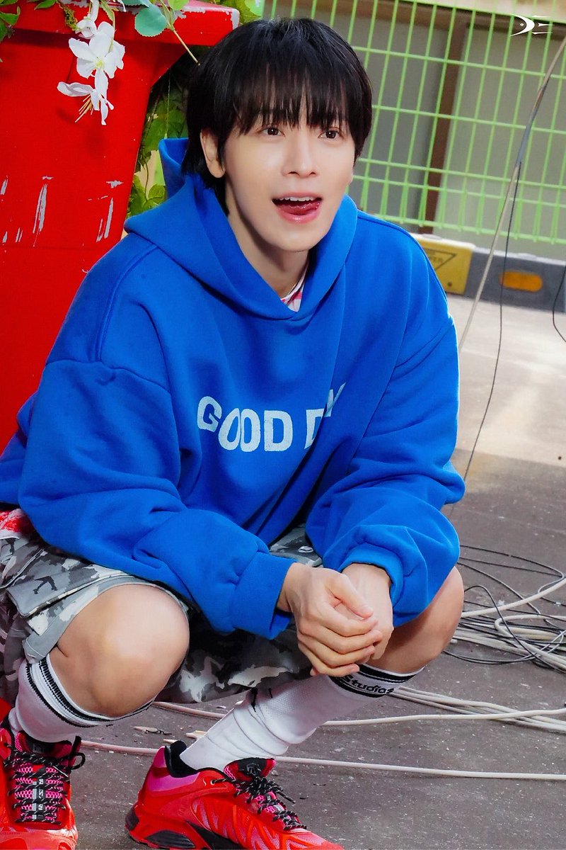 ShaleHaeHae's tweet photo. Donghae, how young are you? https://t.co/hvzw80nWlf