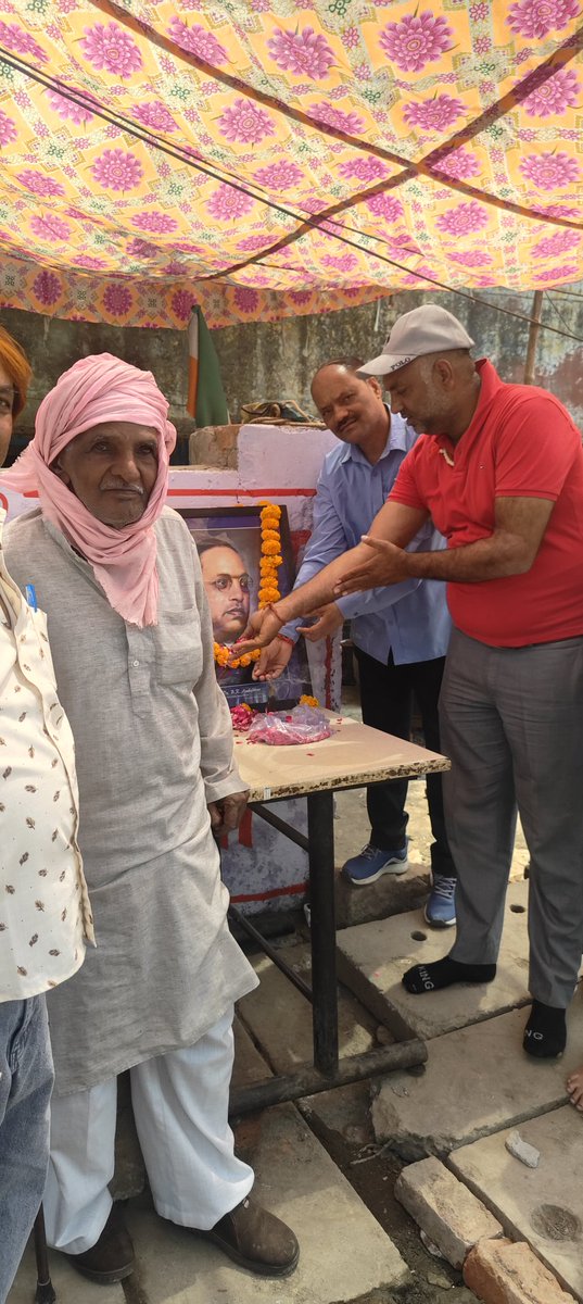 manojbiharipur's tweet photo. शत-शत नमन 🙏
पुष्प अर्पित कर कोटि-कोटि प्रणाम। जय भीम! 🔥 https://t.co/pbjIHdlYUw